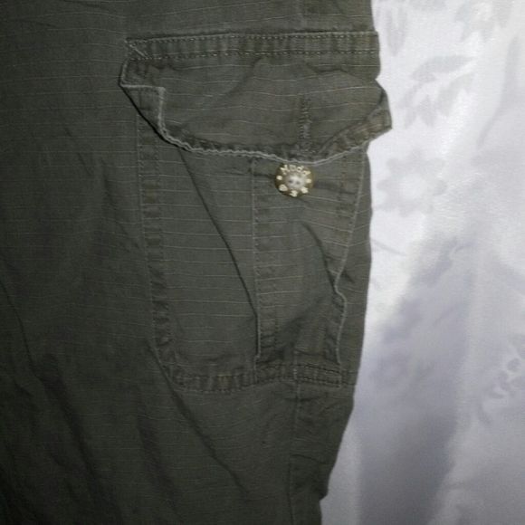 Mudd  - Picture 3 of 8